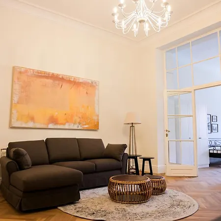 Wetzlerov Dom * 트르나바